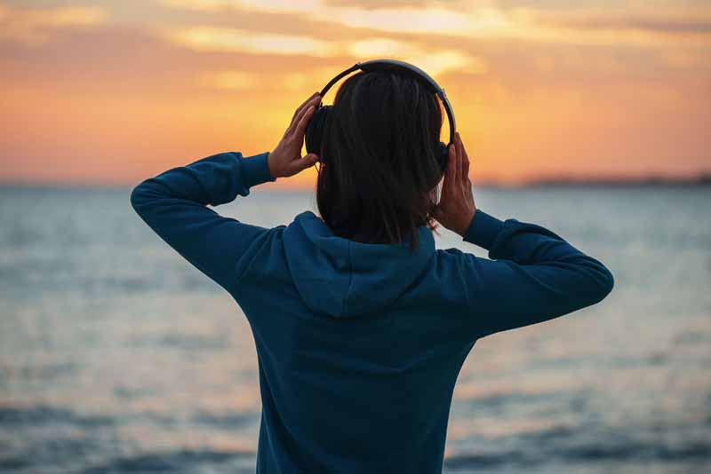 Músicas para relaxar: o impacto do som no nosso bem-estar