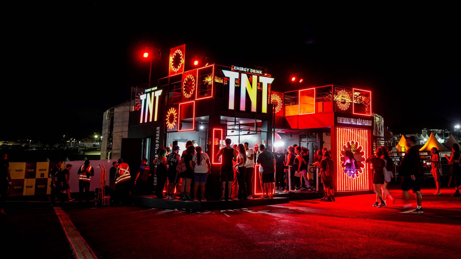 TNT Club: Curadoria e Produção Executiva para Festival de Música